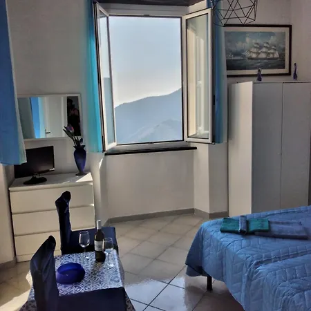 Casarinolaurino Valle Del Golfo Healthy Air Above The Sea *